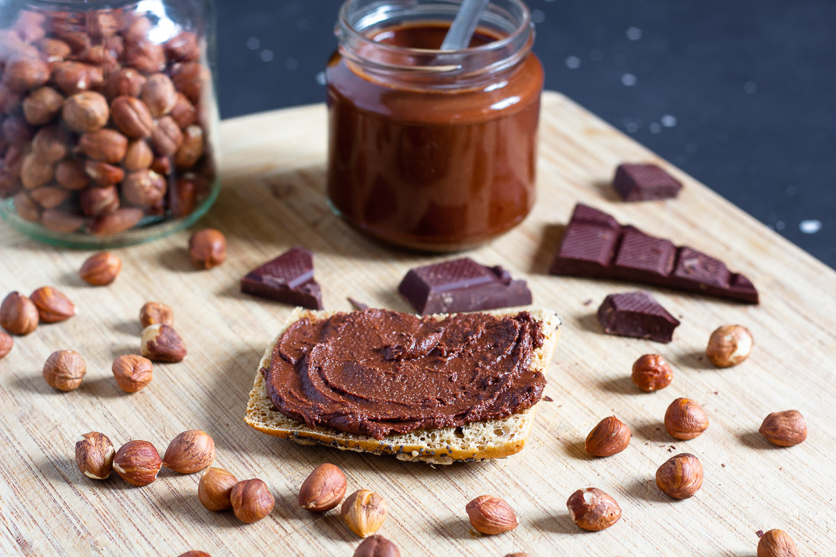 vegan-nutella-hazelnut-spread-with-cocoa-1
