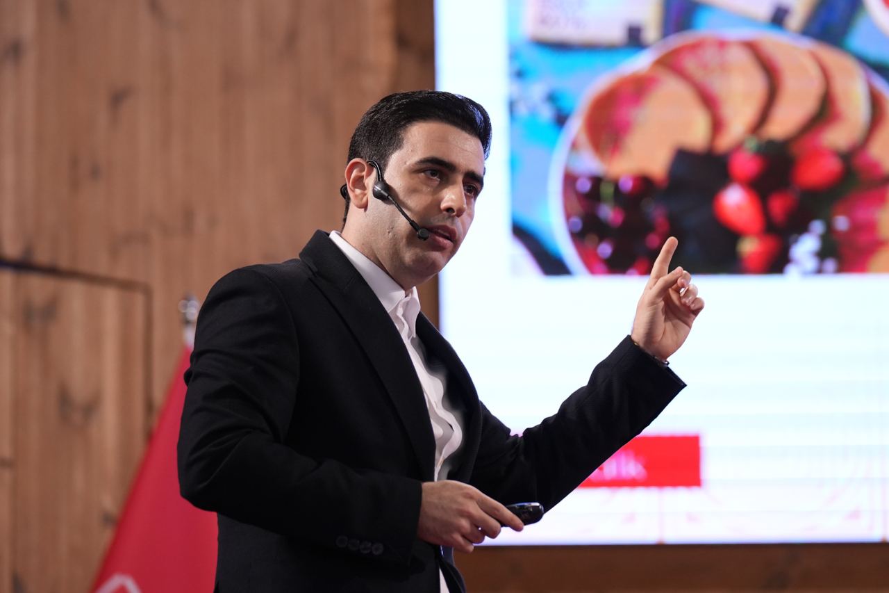 رضا-کایدی،-معاون-مارکتینگ-فرمند-03