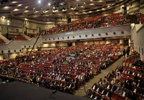  شبی که دامپزشکان لبخند زدند؛ از سخنان امیدبخش مدیران تا نغمه‌های موسیقایی زندوکیلی و گلاب