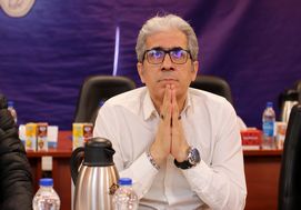 هفت سال روایت؛ یک سال ایستادگی..!